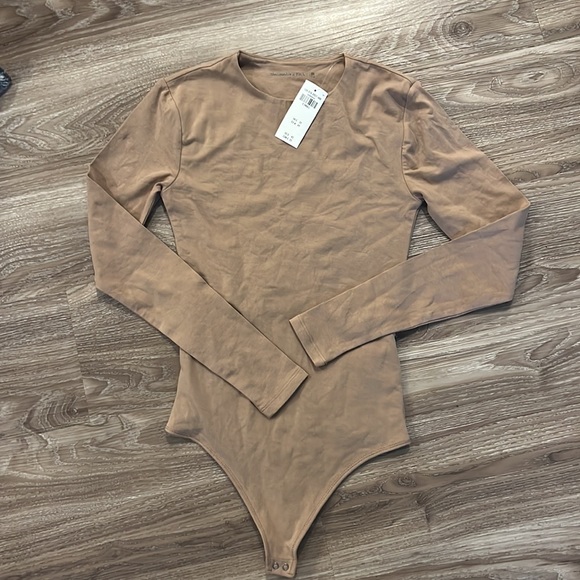 Abercrombie & Fitch Seamless Fabric Crew Bodysuit - Picture 3 of 5